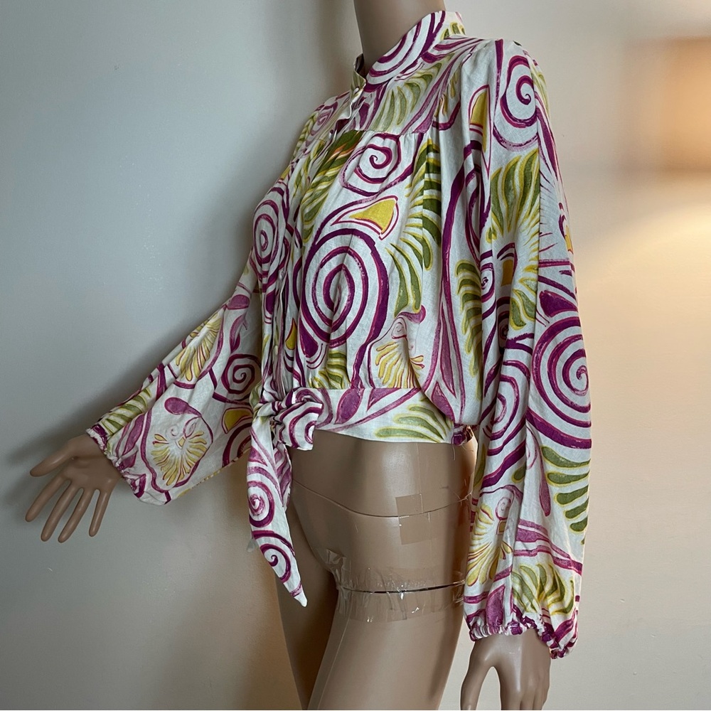 Women's CHRISTIAN SIRIANO Colorful TROPICAL SWIRL Linen Blend CROPPED BLOUSE - Picture 3 of 6